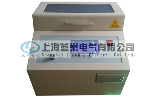 LCY-100B絕緣油介電強(qiáng)度試驗儀是我公司經(jīng)過多次現(xiàn)場試驗和長期不懈努力，精心開發(fā)的高準(zhǔn)確度、全數(shù)字化工業(yè)儀器。該機(jī)操作簡便，造型美觀大方